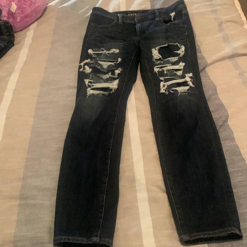 American Eagle high-rise jeggiinh with patches under the holes